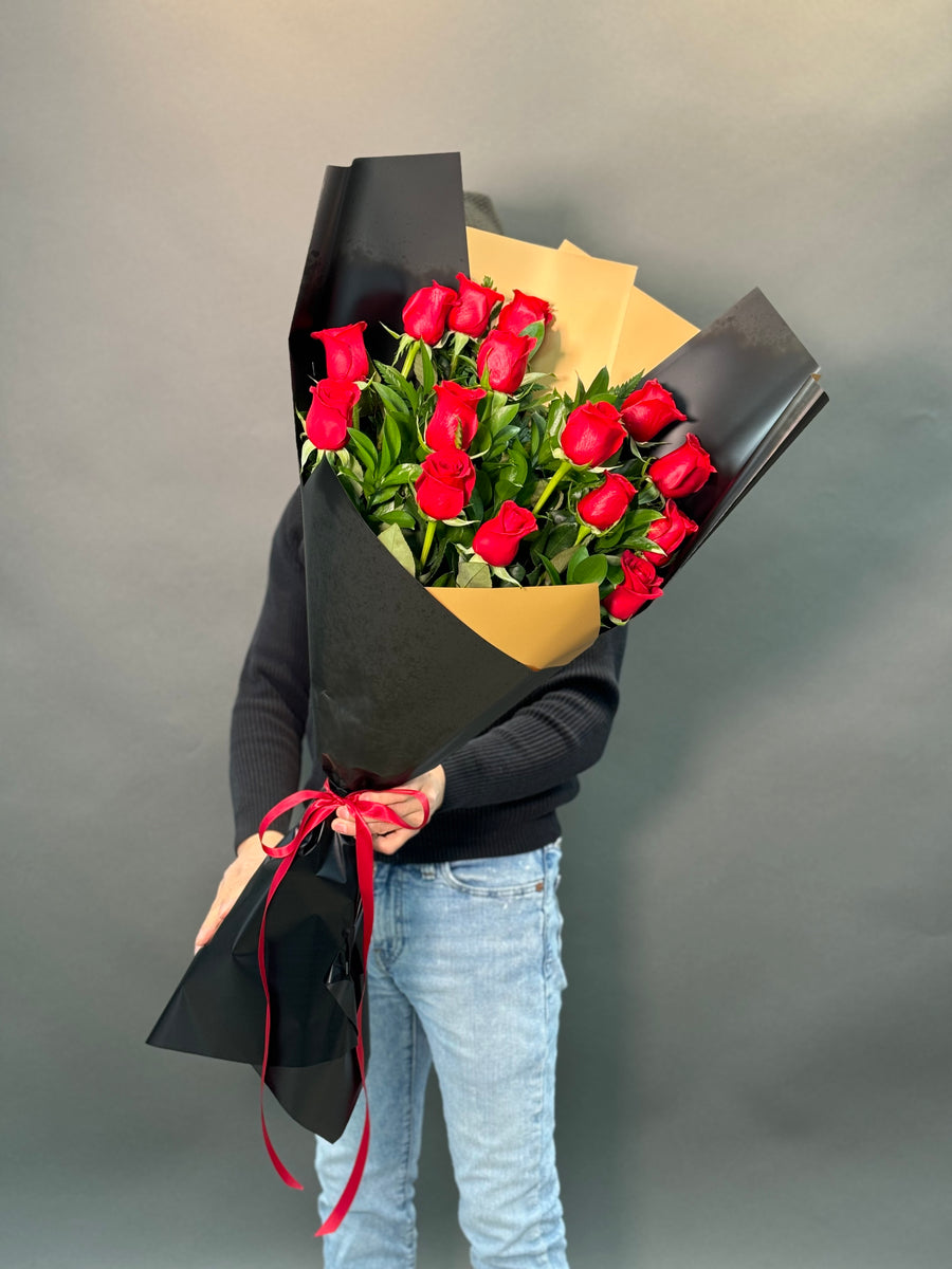 12. Bouquet of 15 Red Roses. – FioriFlower | Fiori Flowers